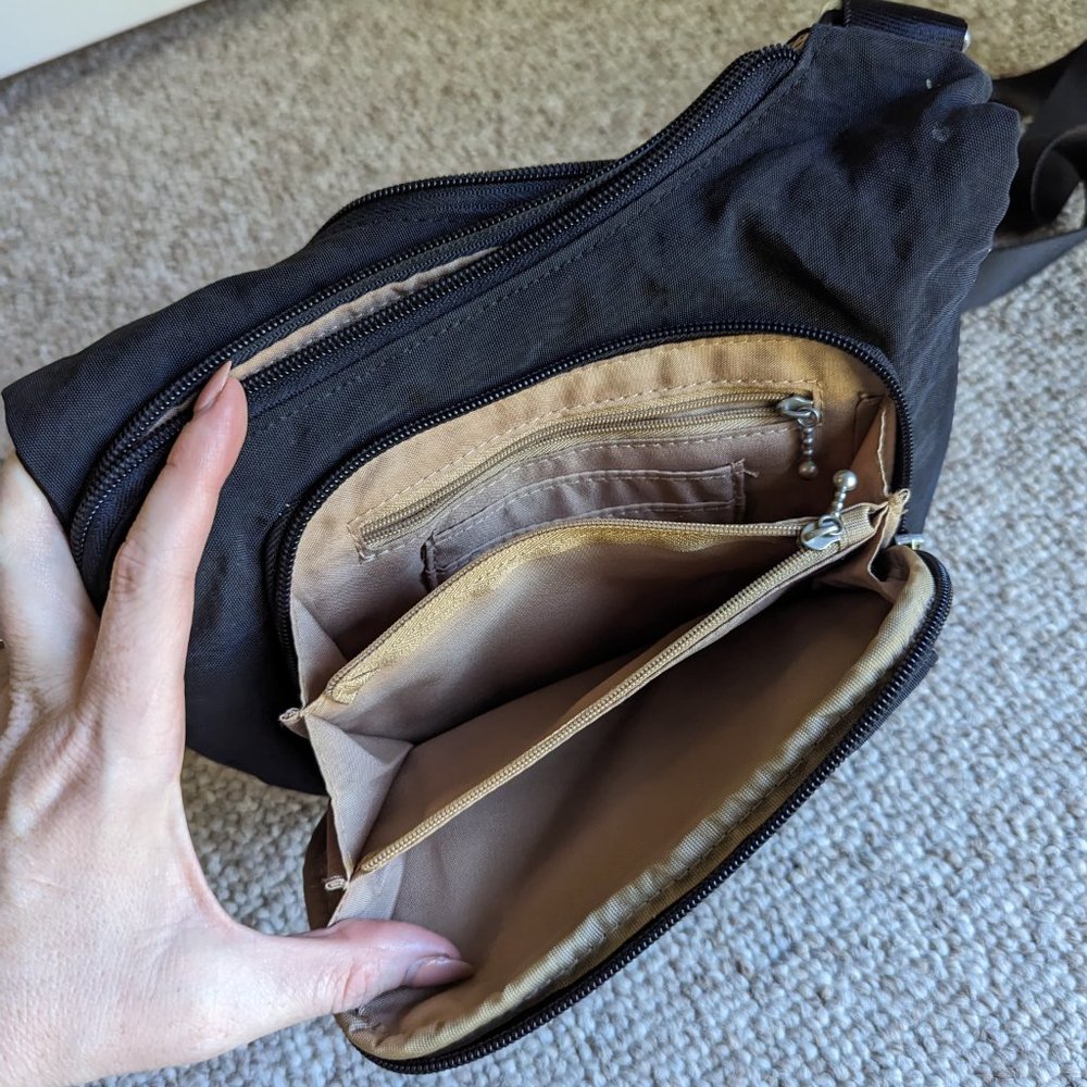 Baggallini Cross Body Bag - Picture 3 of 7